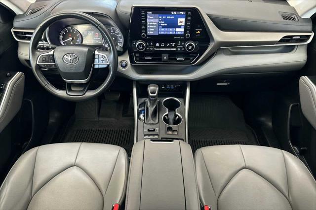 used 2022 Toyota Highlander car, priced at $37,977
