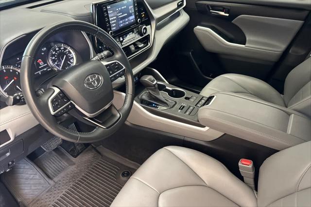 used 2022 Toyota Highlander car, priced at $37,977