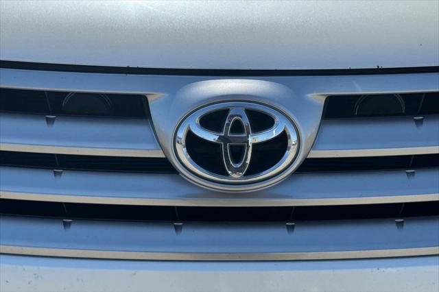 used 2013 Toyota Highlander car, priced at $12,999
