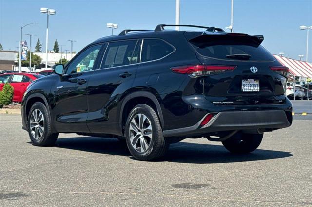 used 2020 Toyota Highlander Hybrid car, priced at $32,977