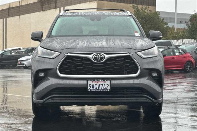 used 2022 Toyota Highlander car, priced at $38,977