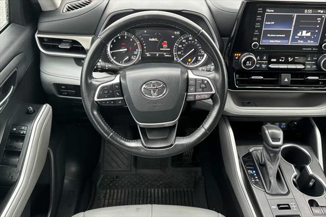 used 2022 Toyota Highlander car, priced at $38,977