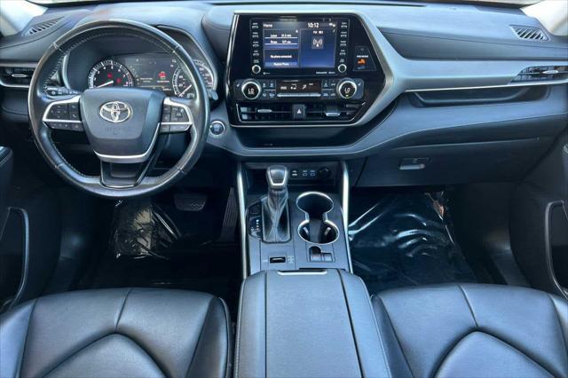 used 2022 Toyota Highlander car, priced at $33,977