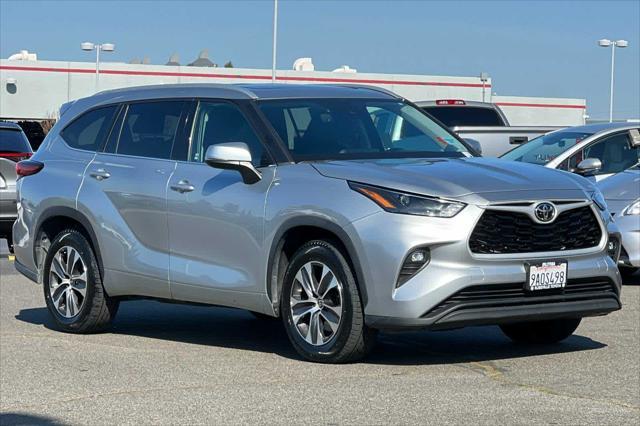 used 2022 Toyota Highlander car, priced at $33,977