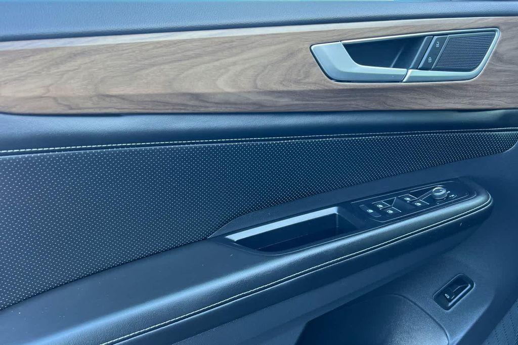 used 2024 Volkswagen Atlas car, priced at $32,999