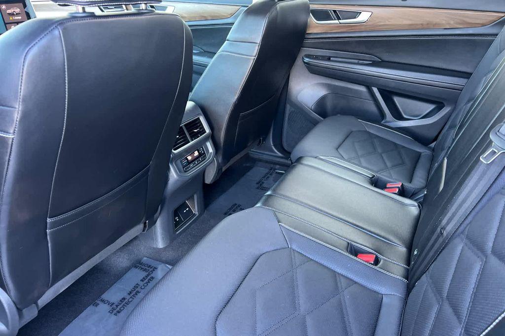 used 2024 Volkswagen Atlas car, priced at $32,999