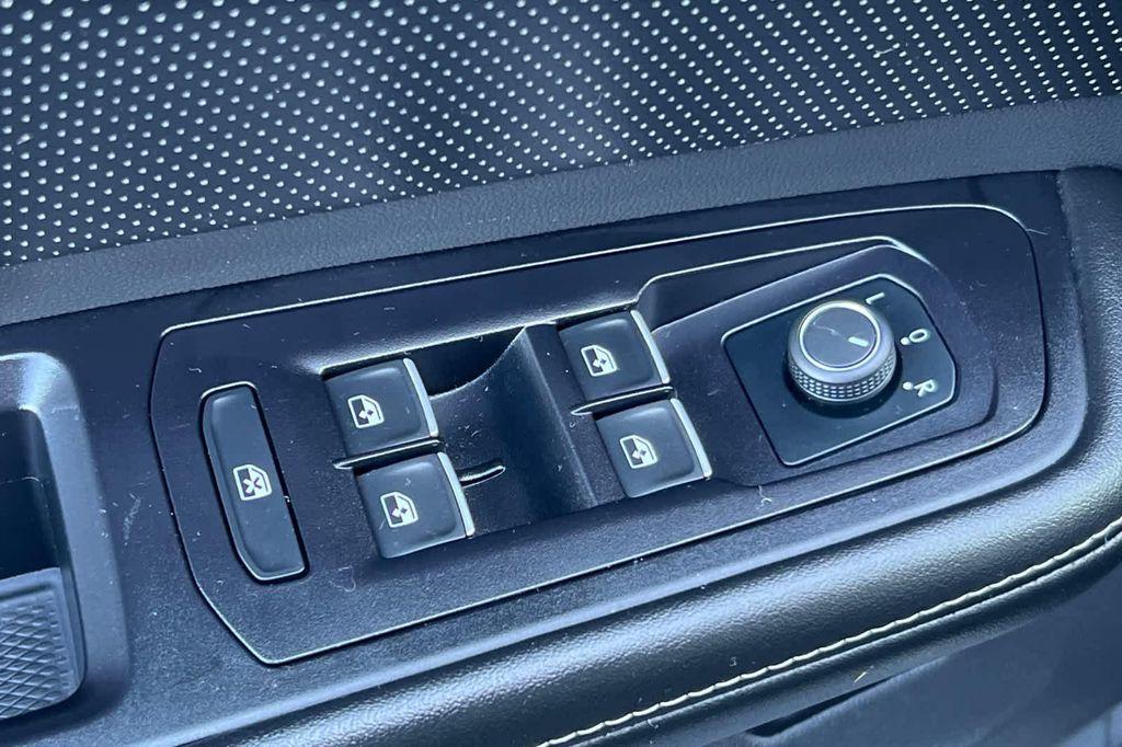 used 2024 Volkswagen Atlas car, priced at $32,999