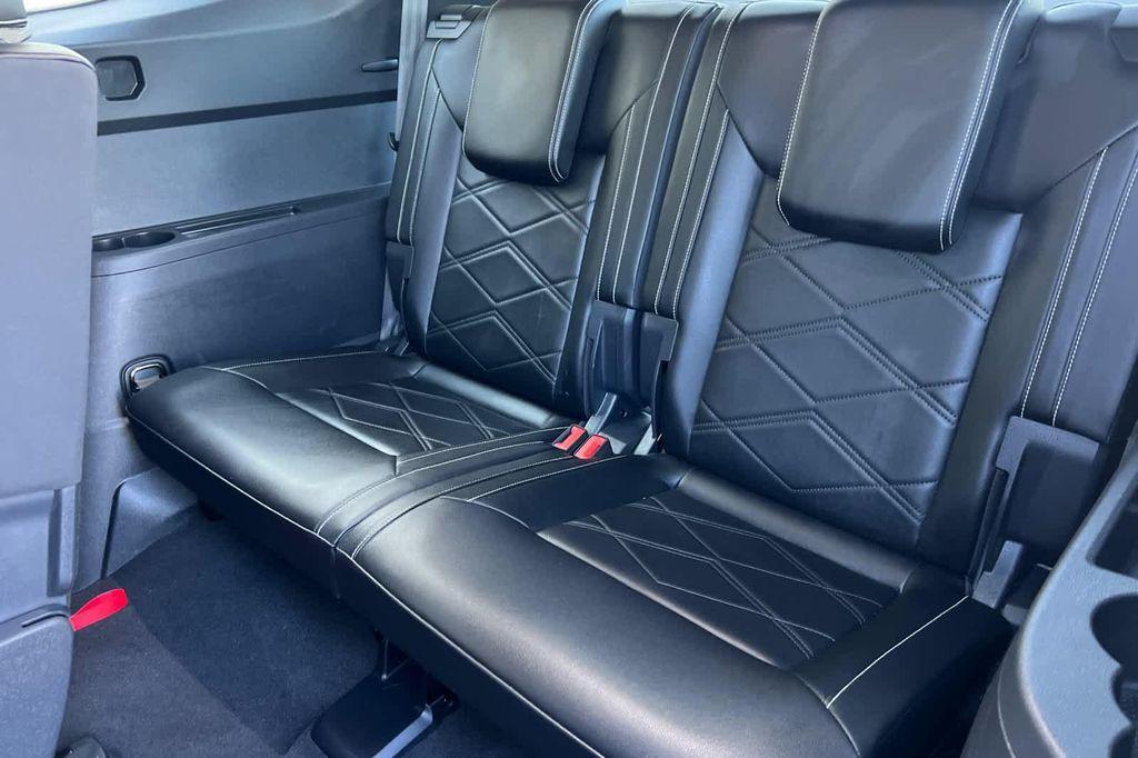 used 2024 Volkswagen Atlas car, priced at $32,999