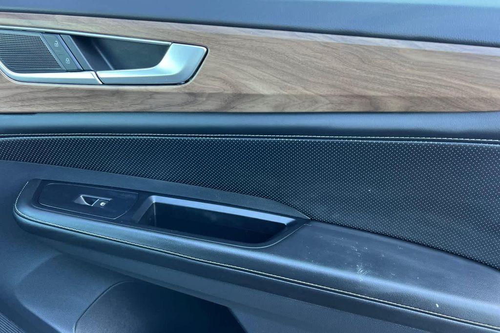 used 2024 Volkswagen Atlas car, priced at $32,999