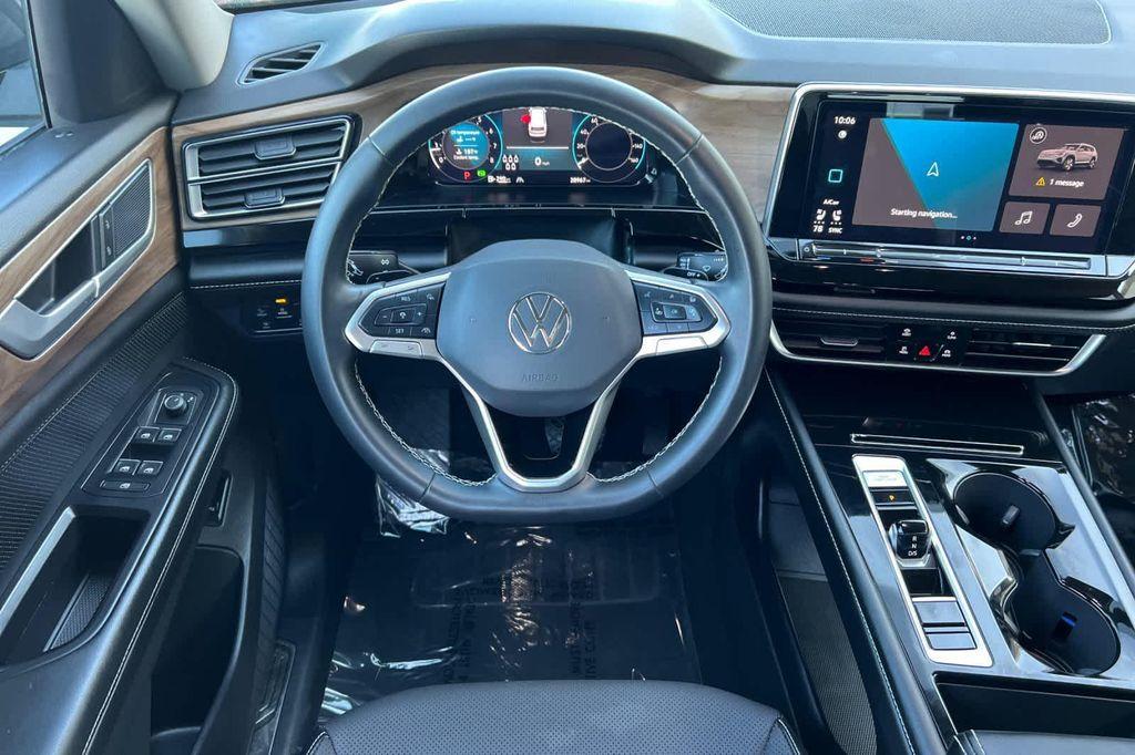 used 2024 Volkswagen Atlas car, priced at $32,999