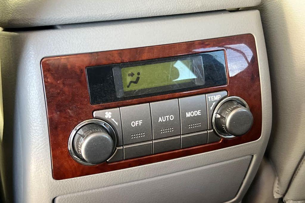used 2012 Toyota Highlander car, priced at $13,999