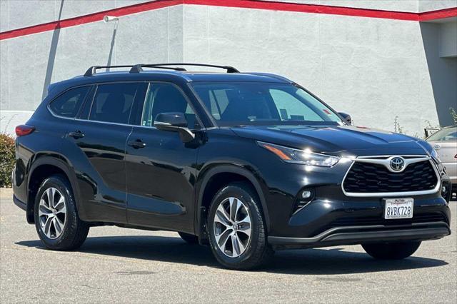 used 2021 Toyota Highlander car, priced at $37,977