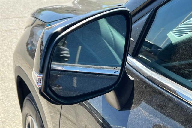 used 2021 Toyota Highlander car, priced at $38,999