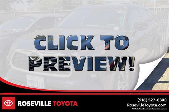 used 2021 Toyota Highlander car, priced at $38,999