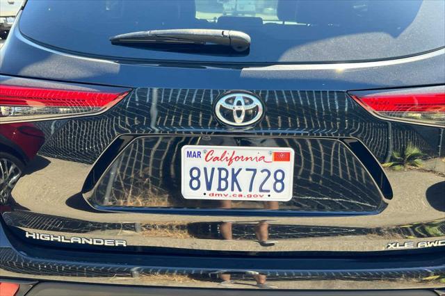 used 2021 Toyota Highlander car, priced at $38,999
