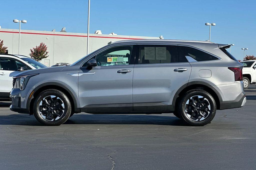 used 2024 Kia Sorento car, priced at $28,977
