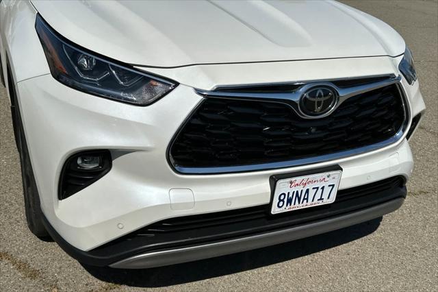 used 2021 Toyota Highlander car, priced at $44,999