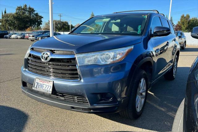 used 2015 Toyota Highlander car, priced at $17,999