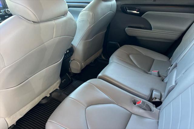 used 2023 Toyota Highlander car, priced at $39,977