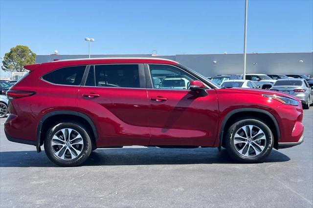 used 2023 Toyota Highlander car, priced at $39,977