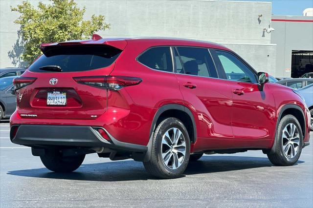 used 2023 Toyota Highlander car, priced at $39,977