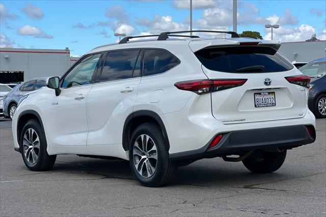 used 2020 Toyota Highlander Hybrid car, priced at $32,977