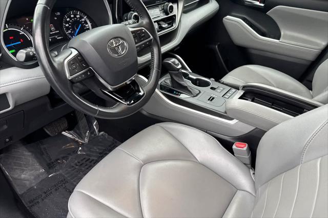 used 2021 Toyota Highlander Hybrid car, priced at $33,999