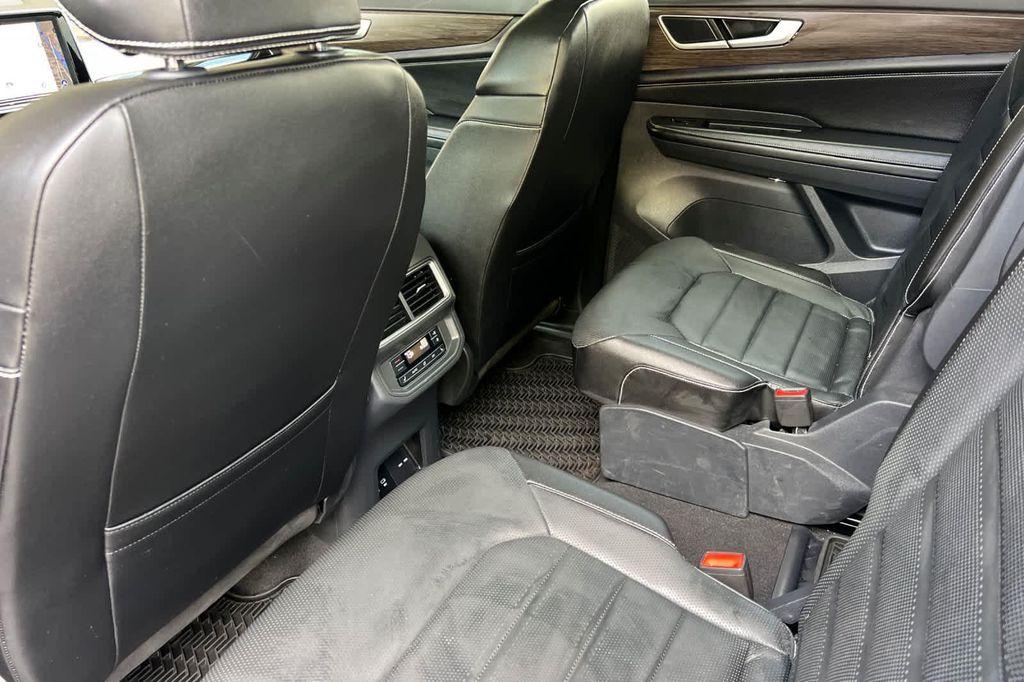 used 2024 Volkswagen Atlas car, priced at $37,999