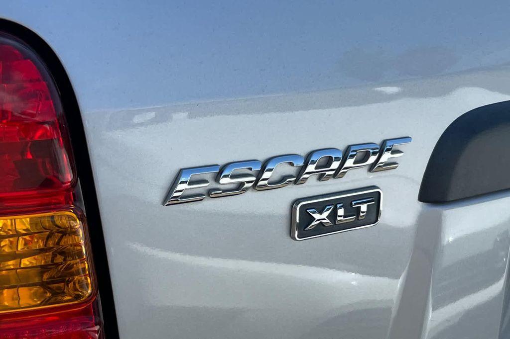 used 2006 Ford Escape car, priced at $8,999