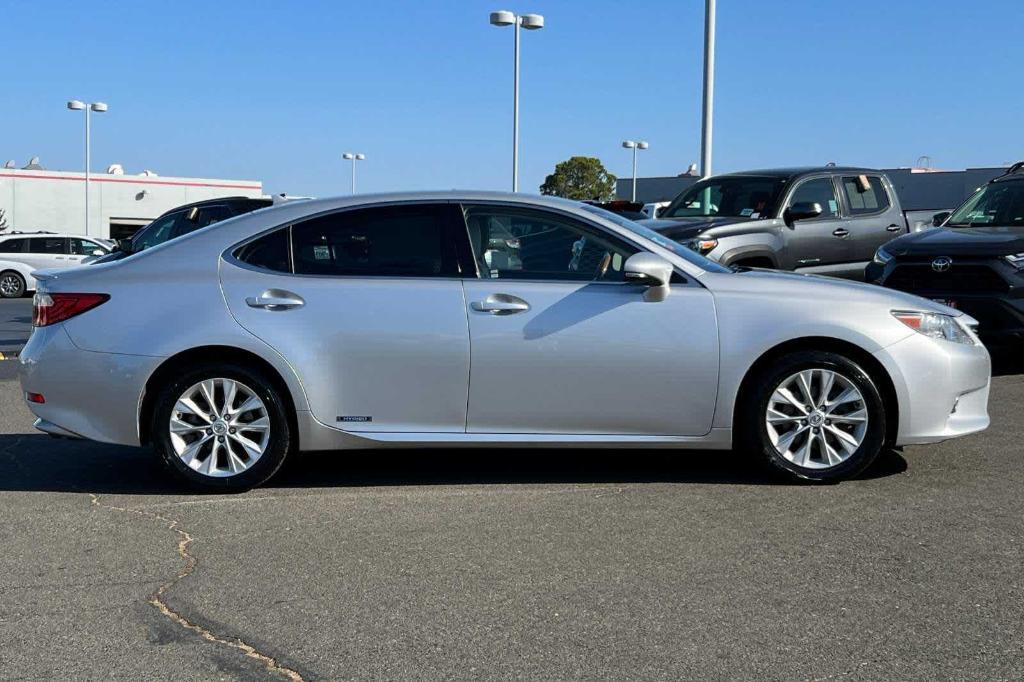 used 2014 Lexus ES 300h car, priced at $16,999