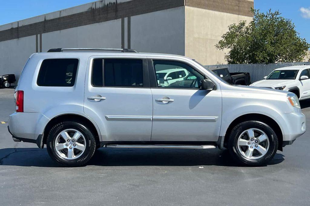 used 2009 Honda Pilot car, priced at $7,999
