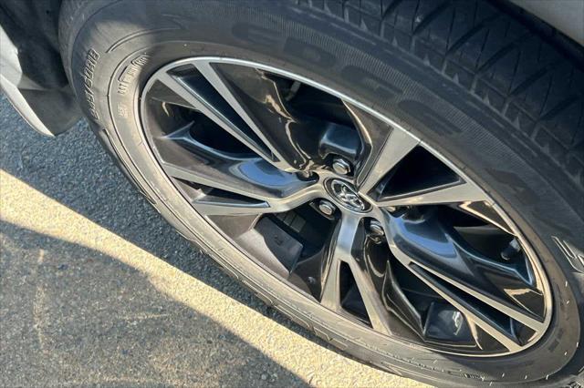 used 2018 Toyota Highlander Hybrid car, priced at $28,999