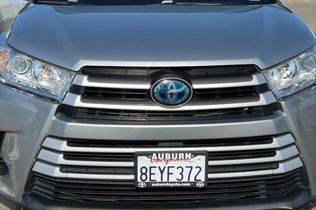used 2018 Toyota Highlander Hybrid car, priced at $28,999
