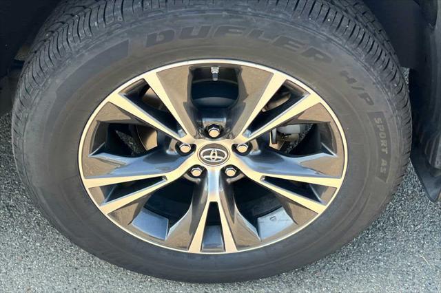 used 2018 Toyota Highlander Hybrid car, priced at $28,999