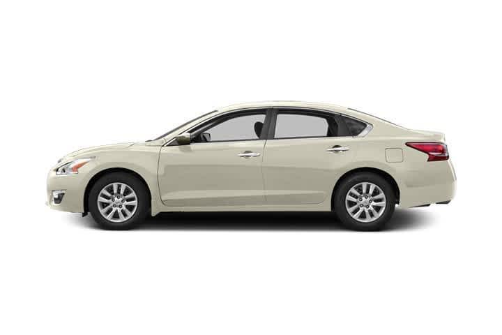 used 2014 Nissan Altima car, priced at $7,999