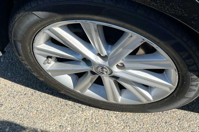 used 2014 Toyota Camry Hybrid car, priced at $10,999