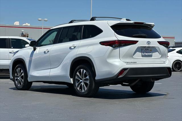 used 2023 Toyota Highlander car, priced at $36,977