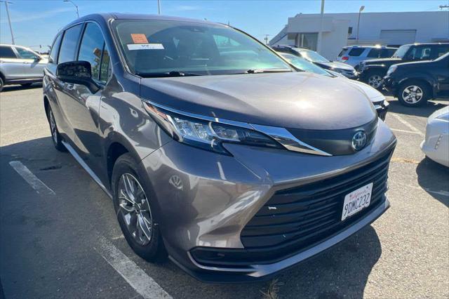 used 2022 Toyota Sienna car, priced at $28,999