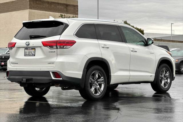 used 2019 Toyota Highlander Hybrid car, priced at $35,999