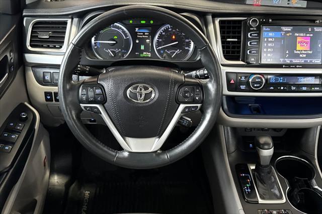 used 2019 Toyota Highlander Hybrid car, priced at $35,999