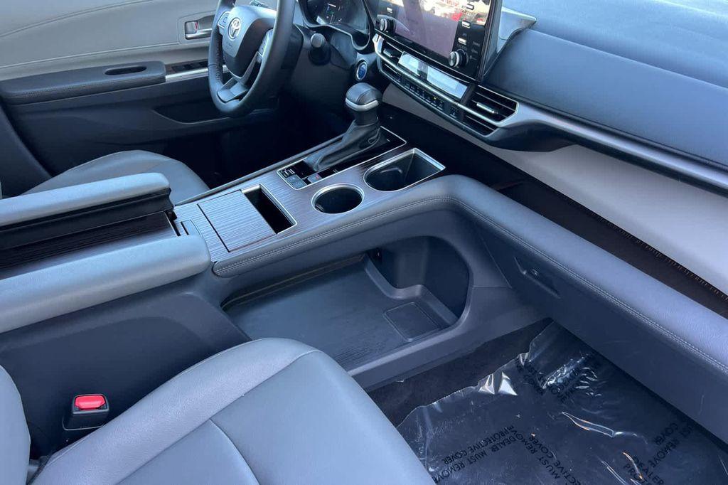 used 2023 Toyota Sienna car, priced at $40,999