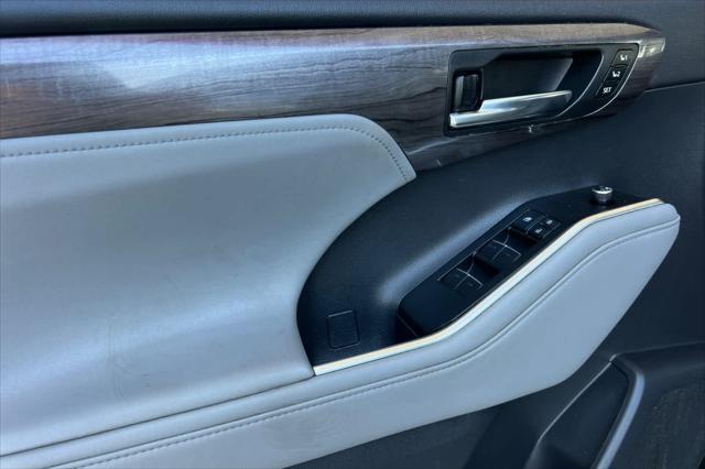 used 2021 Toyota Highlander Hybrid car, priced at $43,977