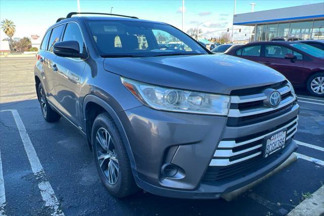 used 2018 Toyota Highlander Hybrid car, priced at $16,999