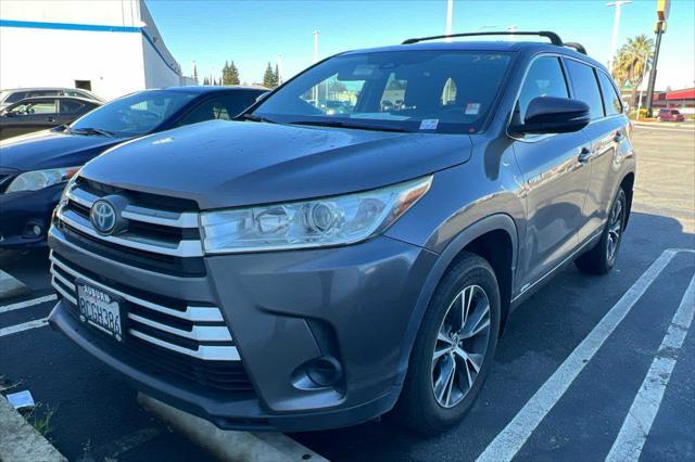 used 2018 Toyota Highlander Hybrid car, priced at $16,999