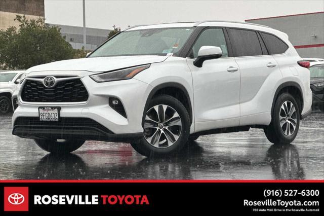 used 2023 Toyota Highlander car, priced at $38,999