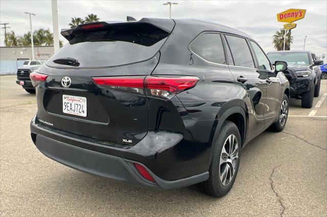 used 2023 Toyota Highlander car, priced at $39,999