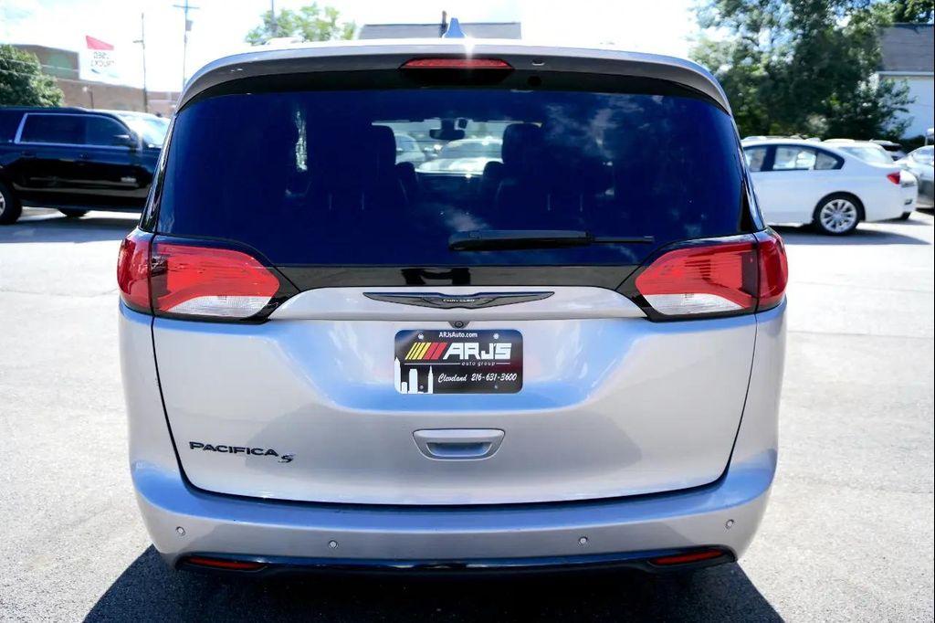 used 2018 Chrysler Pacifica car, priced at $13,987