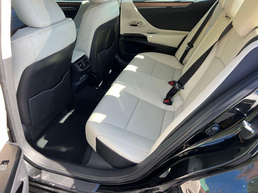 new 2025 Lexus ES 350 car, priced at $47,734