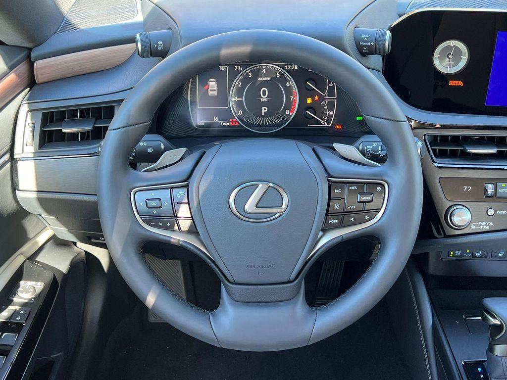 new 2025 Lexus ES 350 car, priced at $47,734