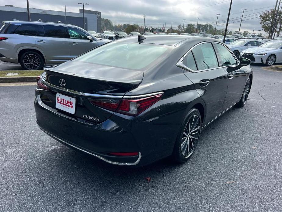 new 2025 Lexus ES 300h car, priced at $51,004